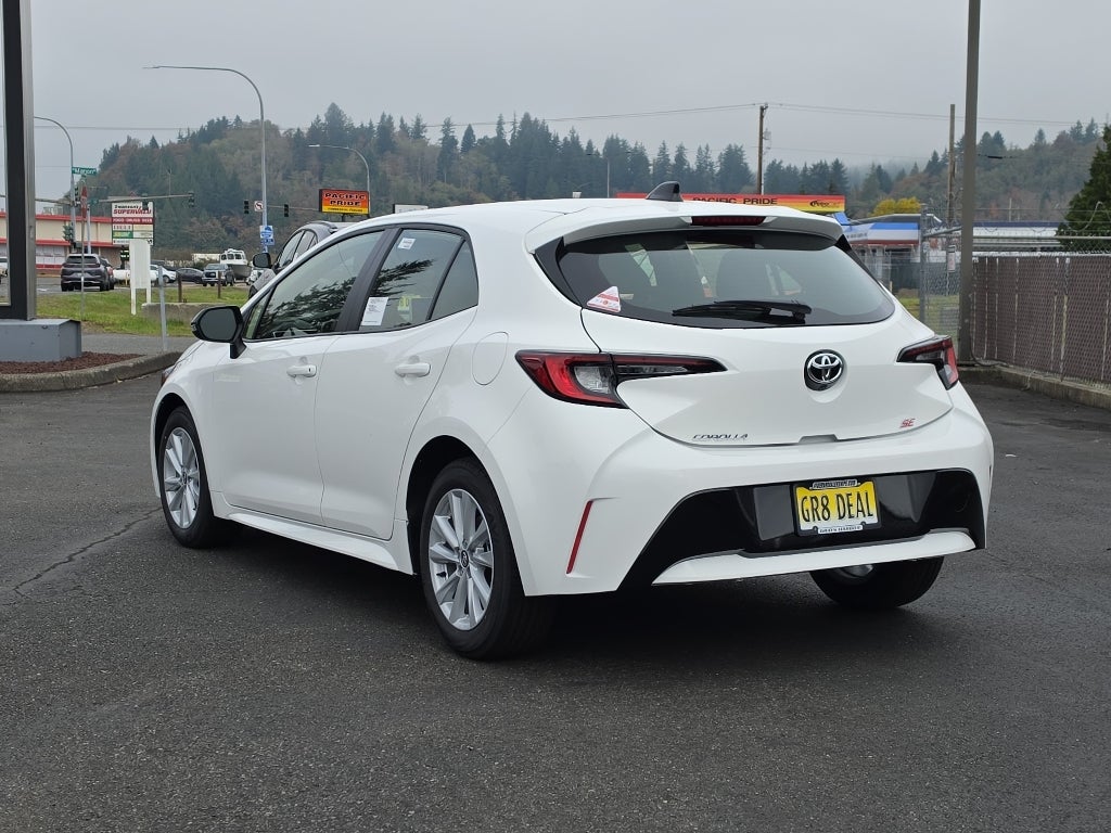 2027 Toyota Corolla Hatchback SE