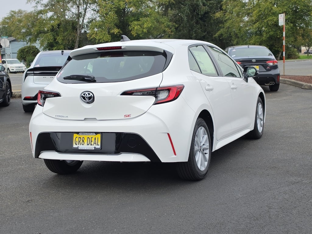 2027 Toyota Corolla Hatchback SE