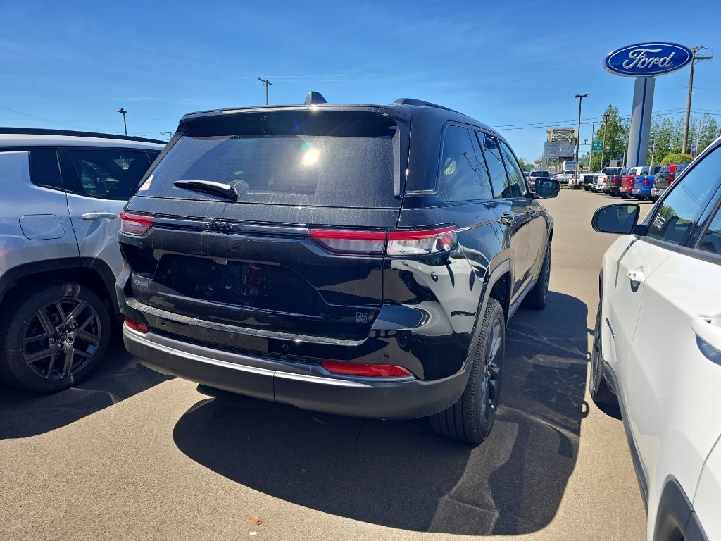 2026 Jeep Grand Cherokee 85th Anniversary Edition