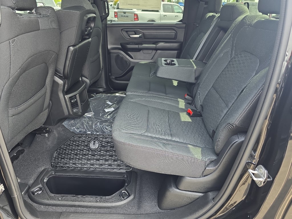 2025 RAM 1500 RAM 1500 TRADESMAN CREW CAB 4X4 5'7' BOX