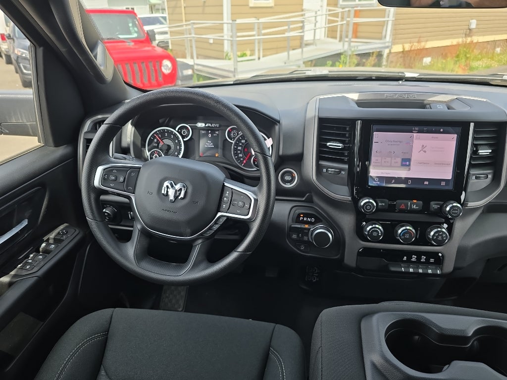 2025 RAM 1500 RAM 1500 TRADESMAN CREW CAB 4X4 5'7' BOX