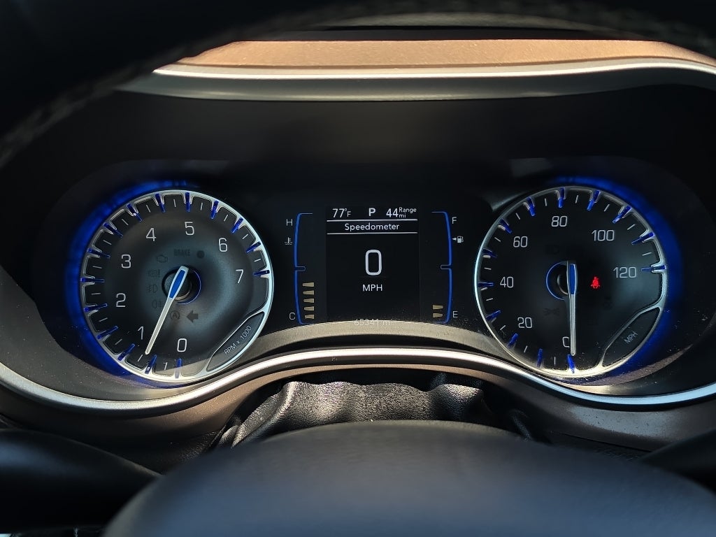 2023 Chrysler Voyager LX