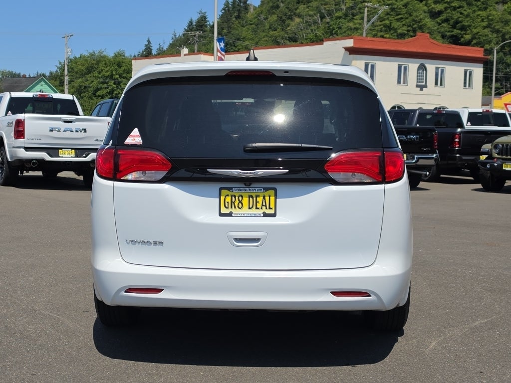 2023 Chrysler Voyager LX