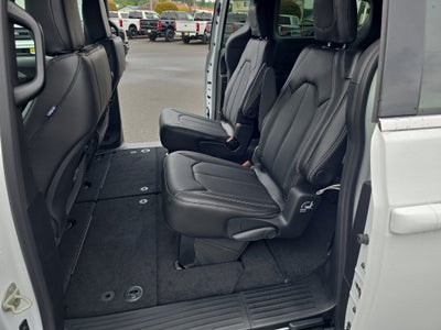 2025 Chrysler Voyager VOYAGER LX