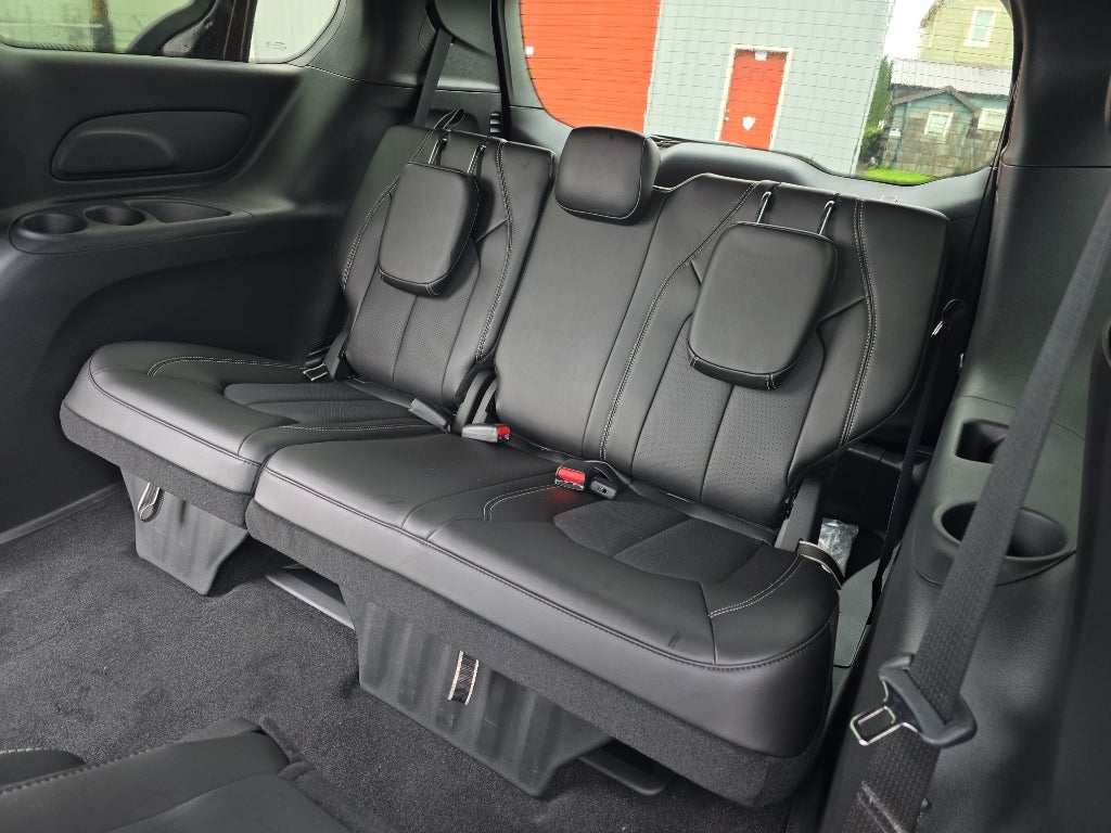 2025 Chrysler Voyager VOYAGER LX