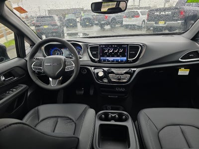 2025 Chrysler Voyager VOYAGER LX