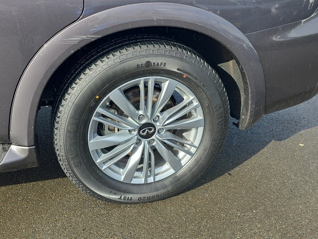 2024 INFINITI QX80 LUXE