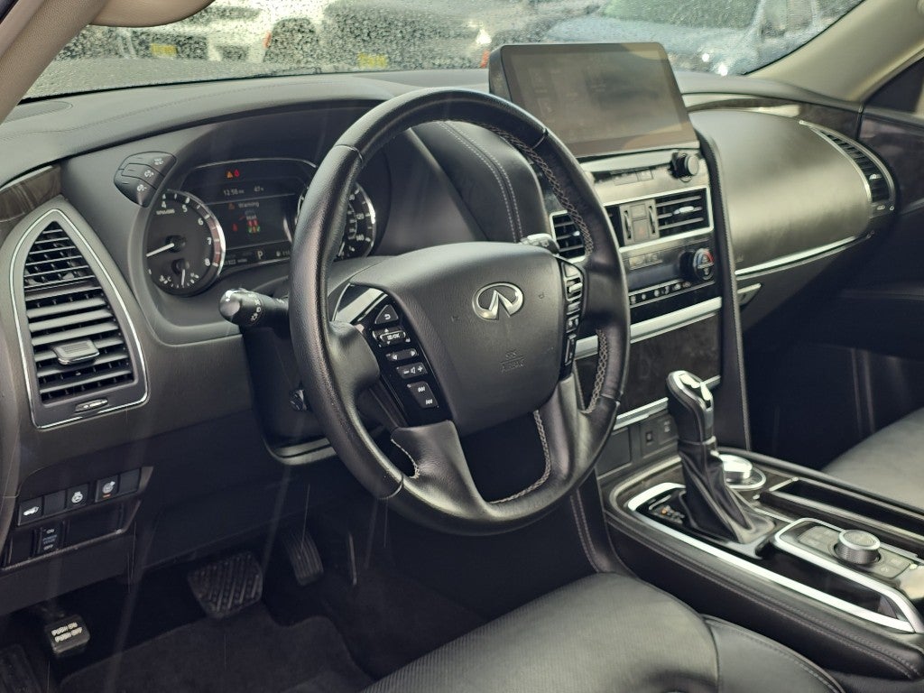 2024 INFINITI QX80 LUXE