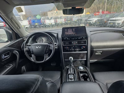 2024 INFINITI QX80 LUXE