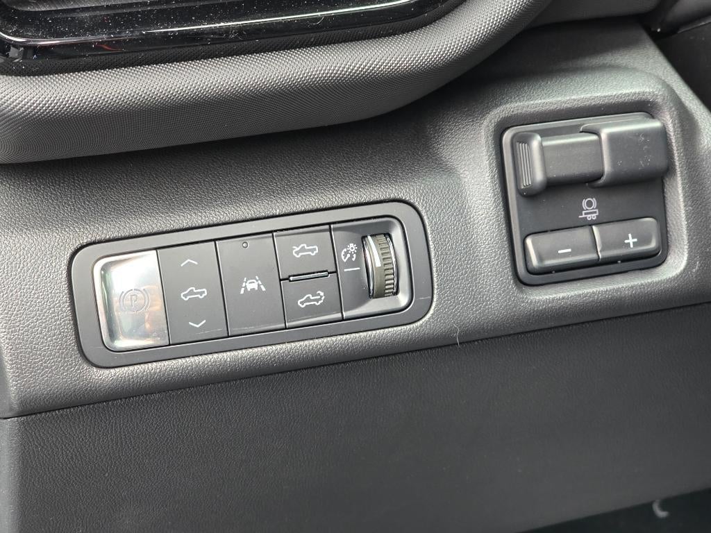 2025 Chevrolet Silverado EV RST