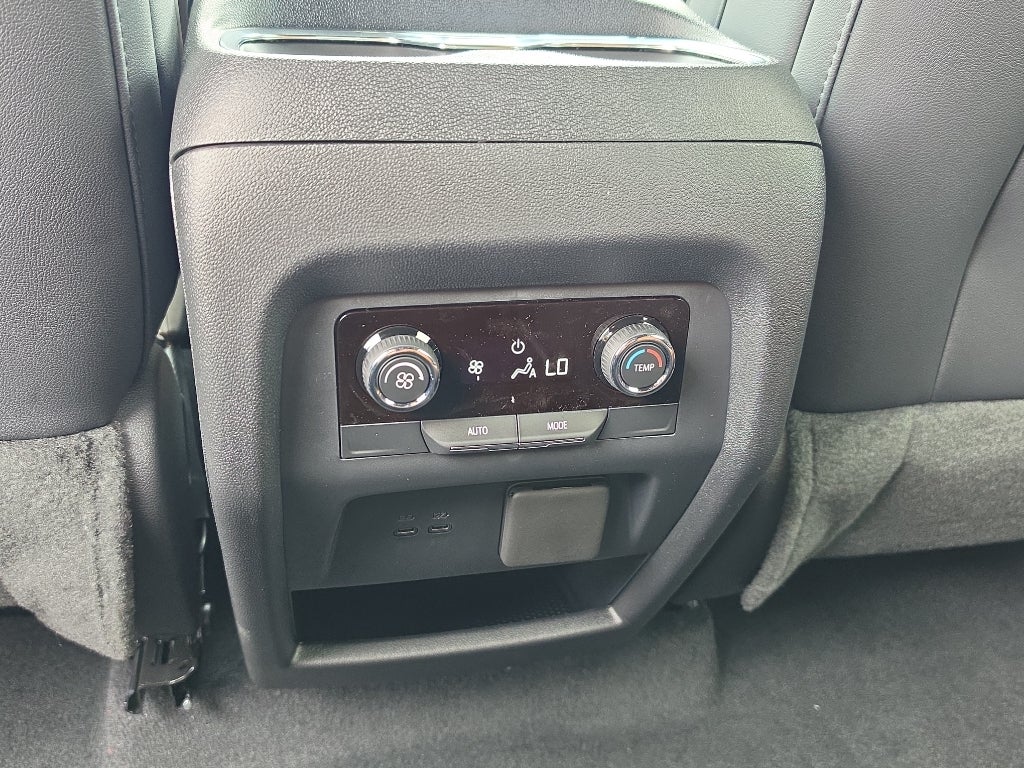 2027 Chevrolet Traverse AWD Z71