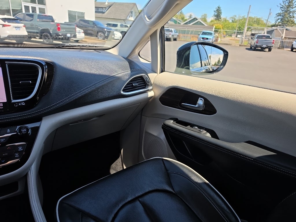 2023 Chrysler Pacifica Hybrid Limited