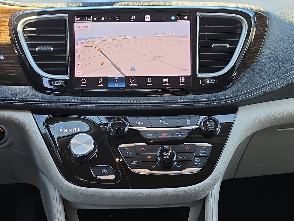 2023 Chrysler Pacifica Hybrid Limited