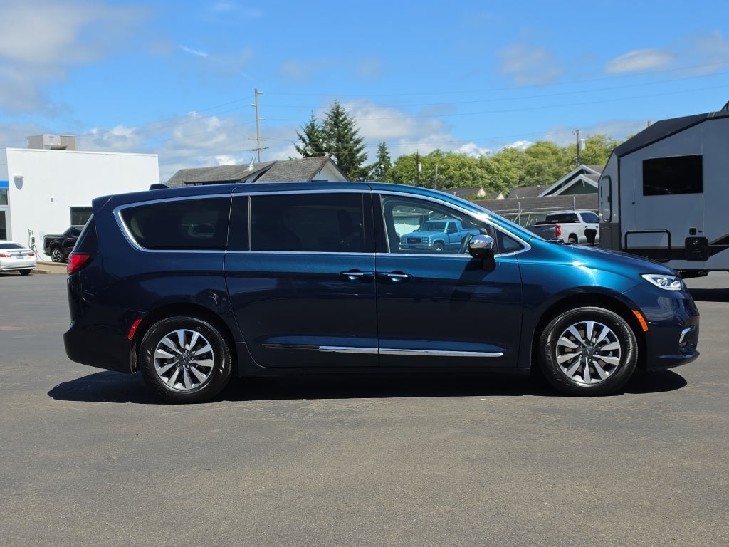 2023 Chrysler Pacifica Hybrid Limited