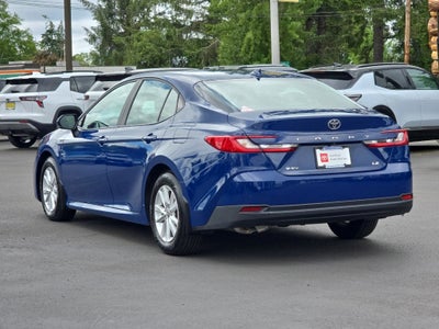 2025 Toyota Camry Hybrid LE