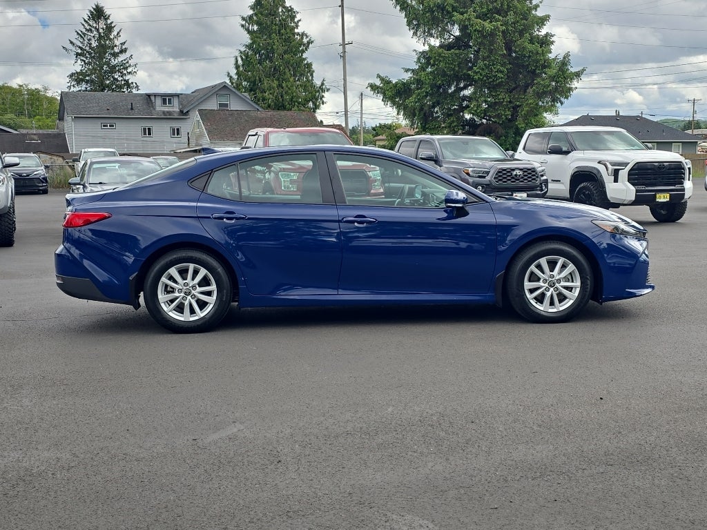 2025 Toyota Camry Hybrid LE