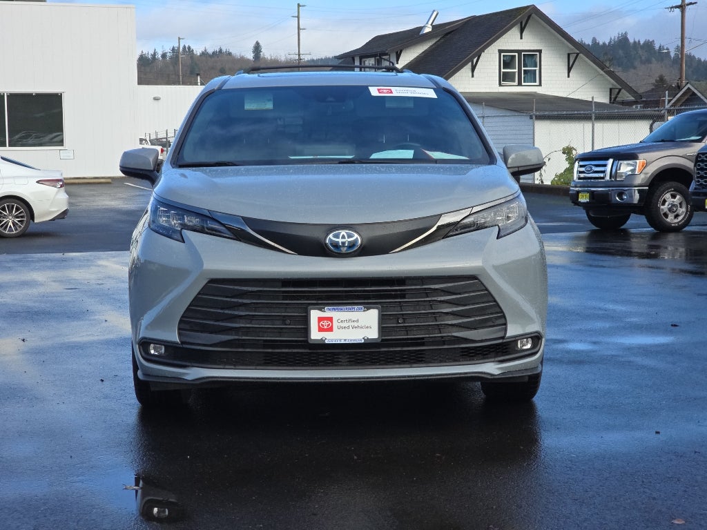 2022 Toyota Sienna XLE Woodland Edition