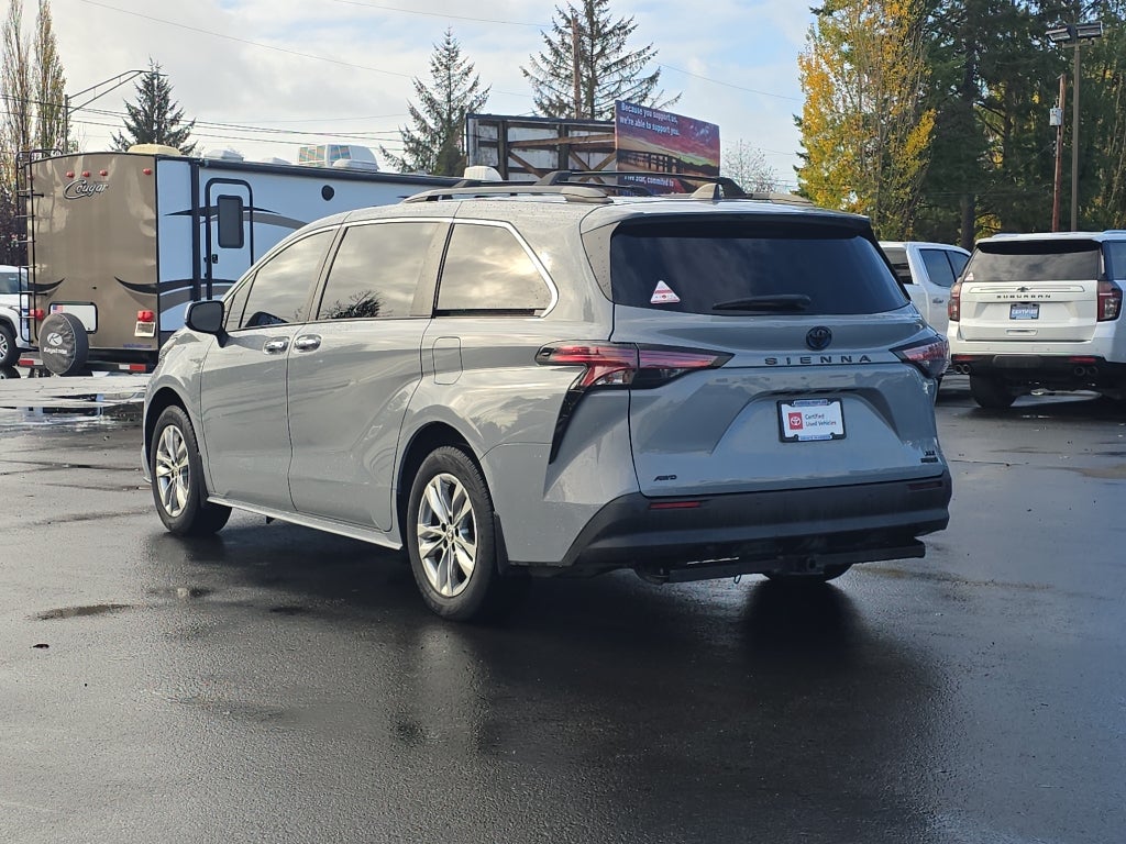 2022 Toyota Sienna XLE Woodland Edition
