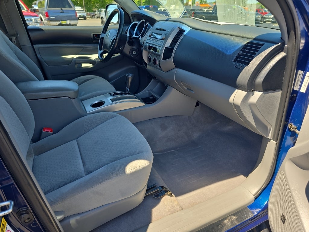 2005 Toyota Tacoma Base V6 (A5)