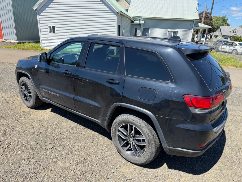 Used 2017 Jeep Grand Cherokee Trailhawk with VIN 1C4RJFLG5HC889470 for sale in Aberdeen, WA