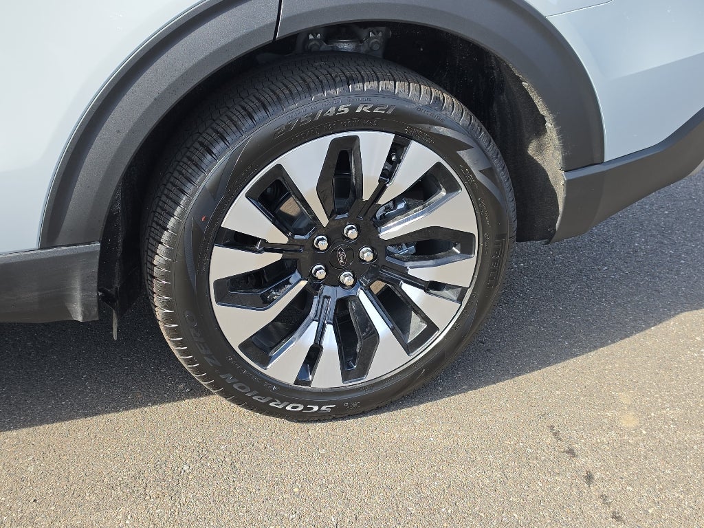 2027 Ford Explorer Platinum™