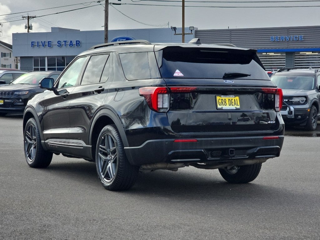 2025 Ford Explorer ST-Line