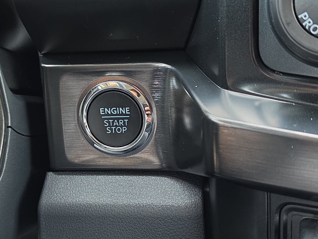 2026 Ford Super Duty LARIAT