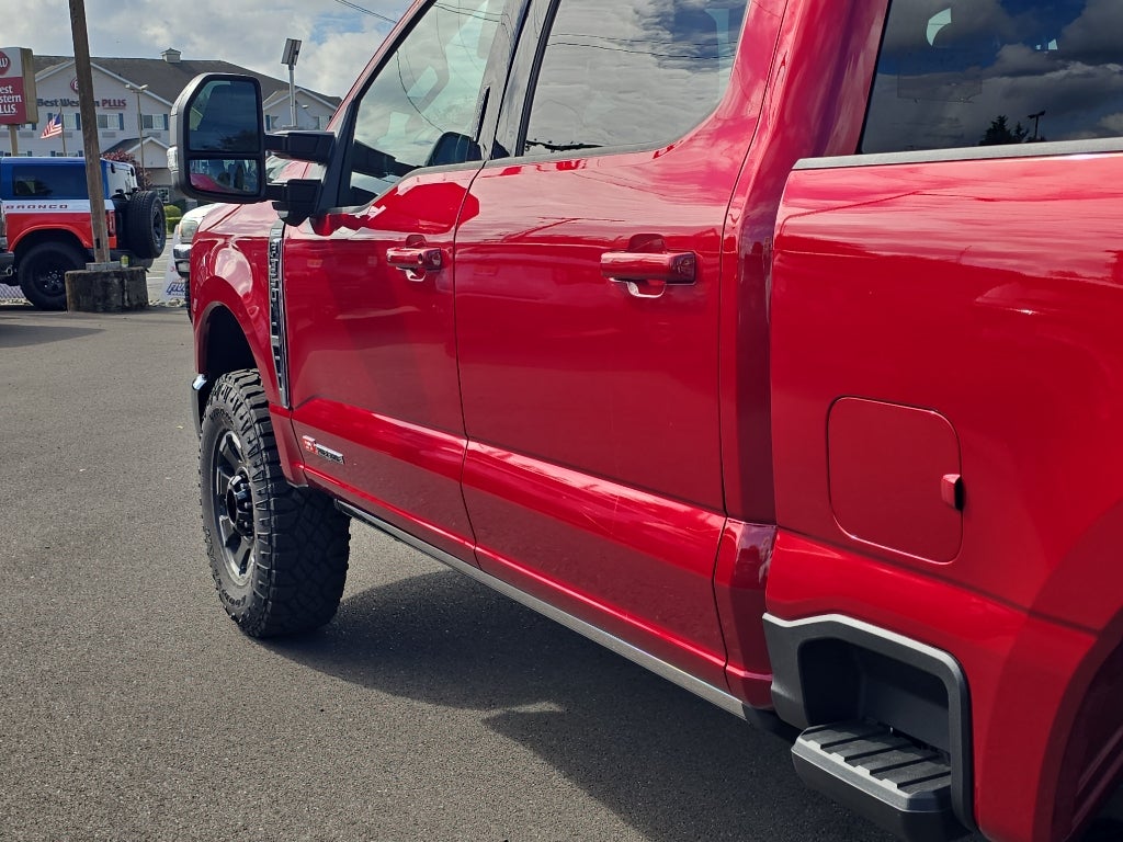 2026 Ford Super Duty LARIAT