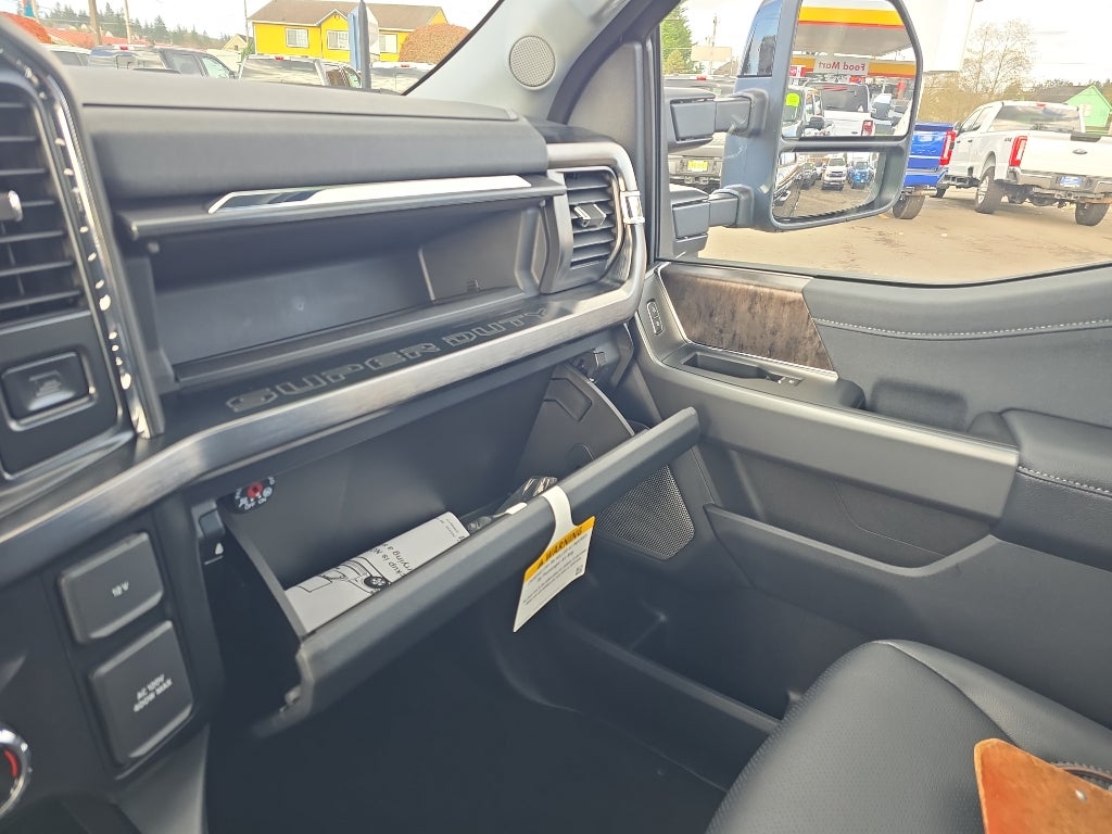 2026 Ford Super Duty LARIAT