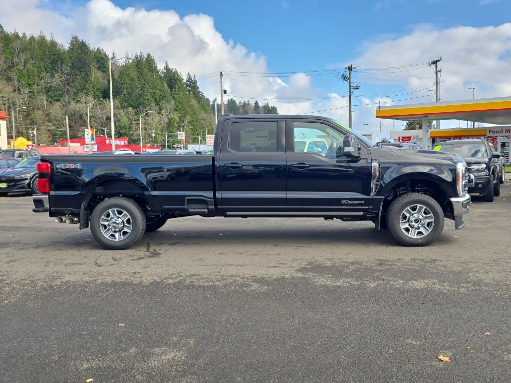2026 Ford Super Duty LARIAT