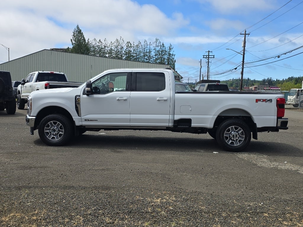 2026 Ford Super Duty LARIAT