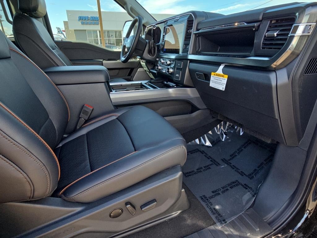 2025 Ford Super Duty LARIAT