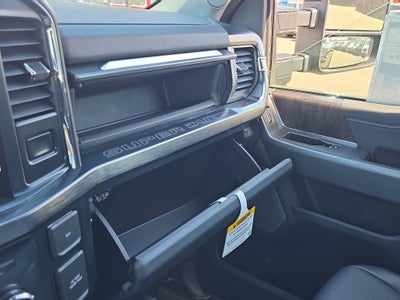 2025 Ford Super Duty LARIAT