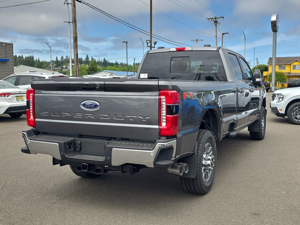 2026 Ford Super Duty LARIAT