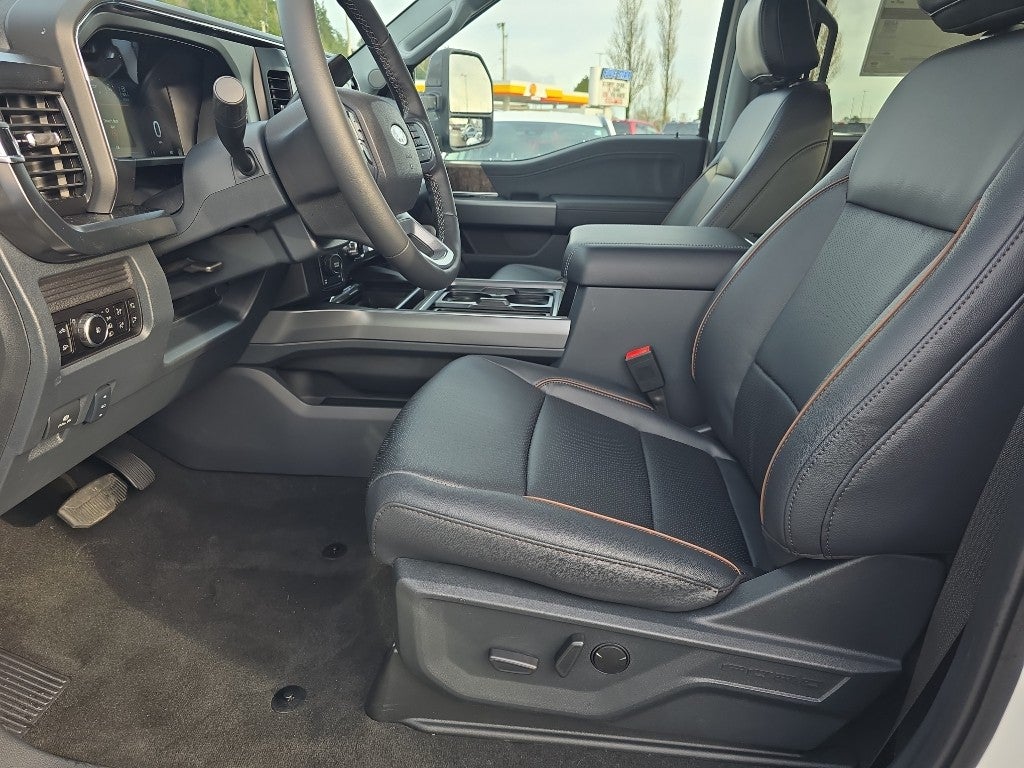 2026 Ford Super Duty LARIAT