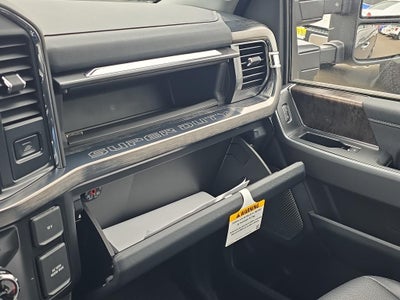 2025 Ford Super Duty LARIAT