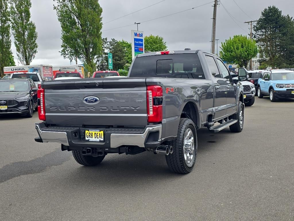 2025 Ford Super Duty LARIAT
