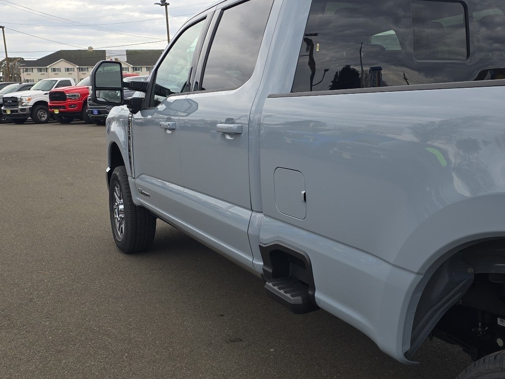 2026 Ford Super Duty LARIAT