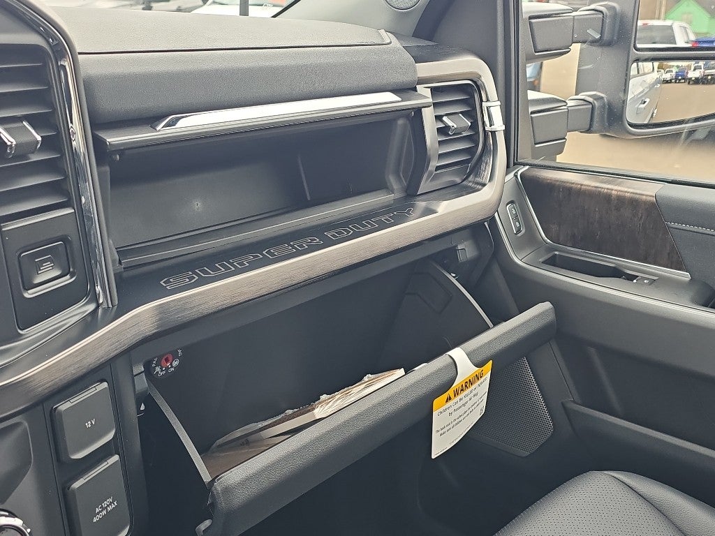 2026 Ford Super Duty LARIAT