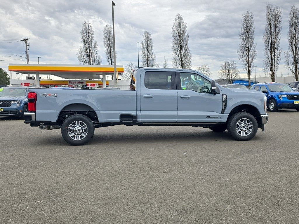 2026 Ford Super Duty LARIAT