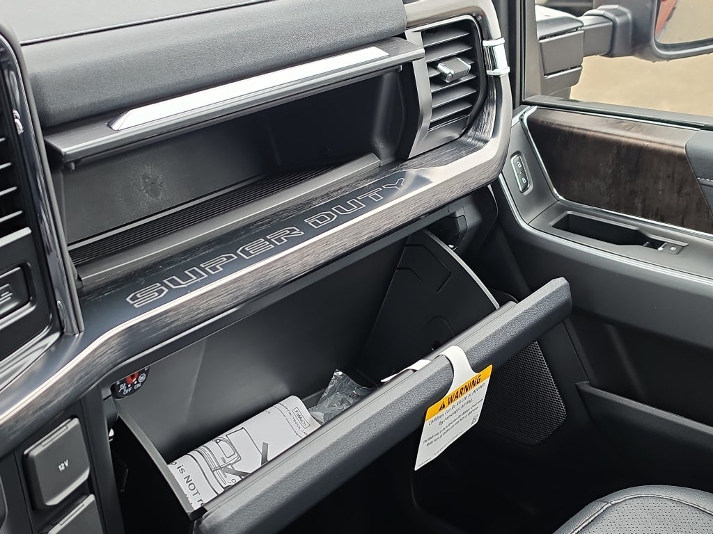 2026 Ford Super Duty LARIAT
