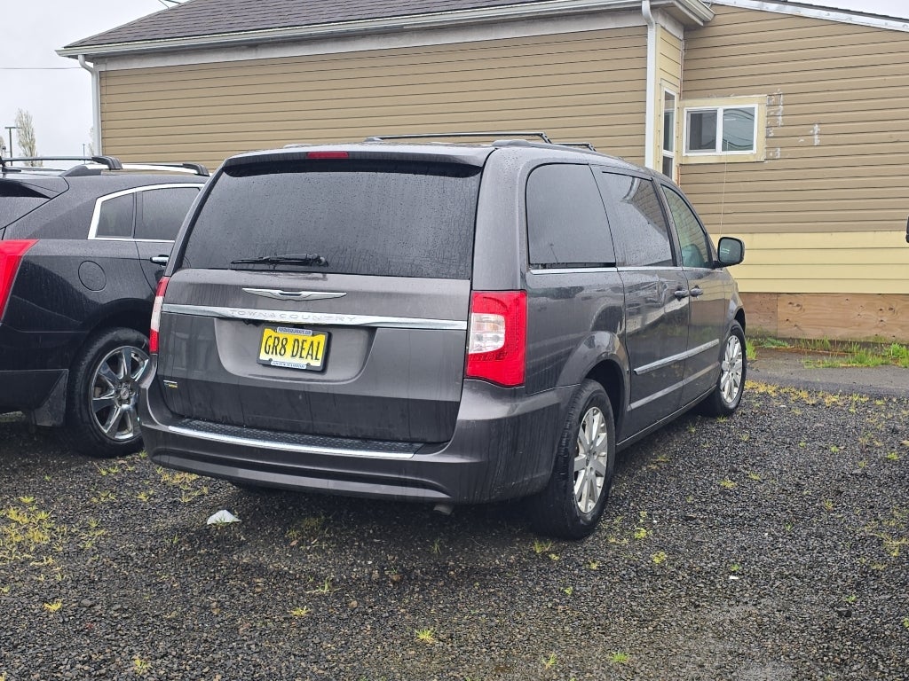 2016 Chrysler Town & Country Touring