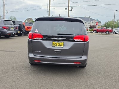 2023 Chrysler Voyager LX