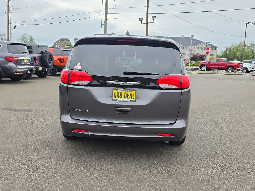 2023 Chrysler Voyager LX