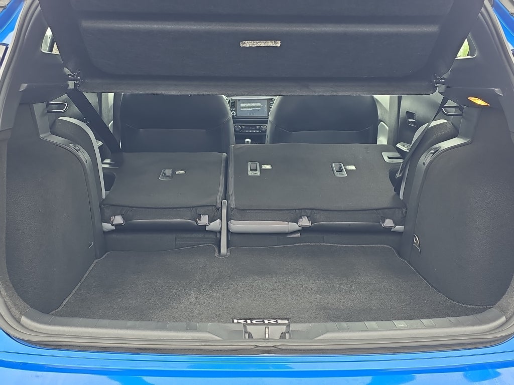 2021 Nissan Kicks SR