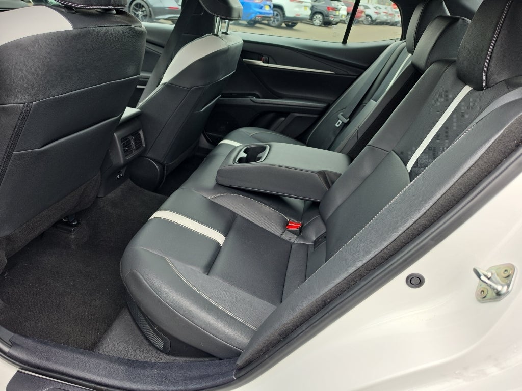 2025 Toyota Camry Hybrid SE