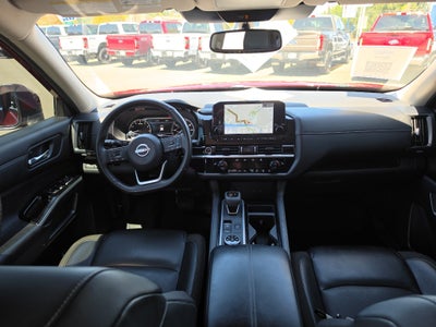2022 Nissan Pathfinder SL