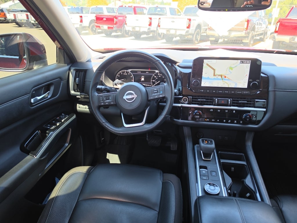 2022 Nissan Pathfinder SL