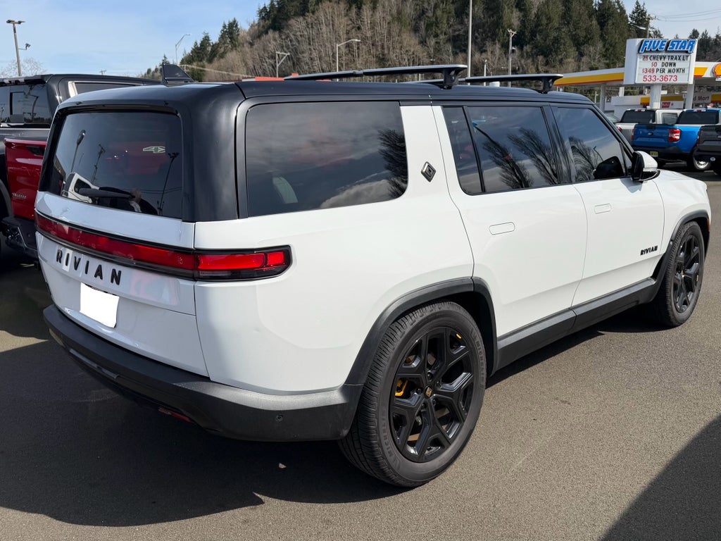 2023 Rivian R1S Adventure