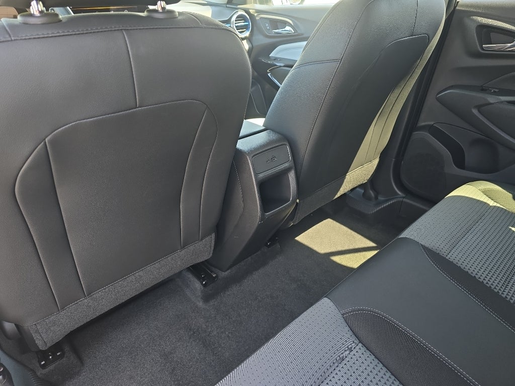 2025 Chevrolet Trax LT - Photo 18
